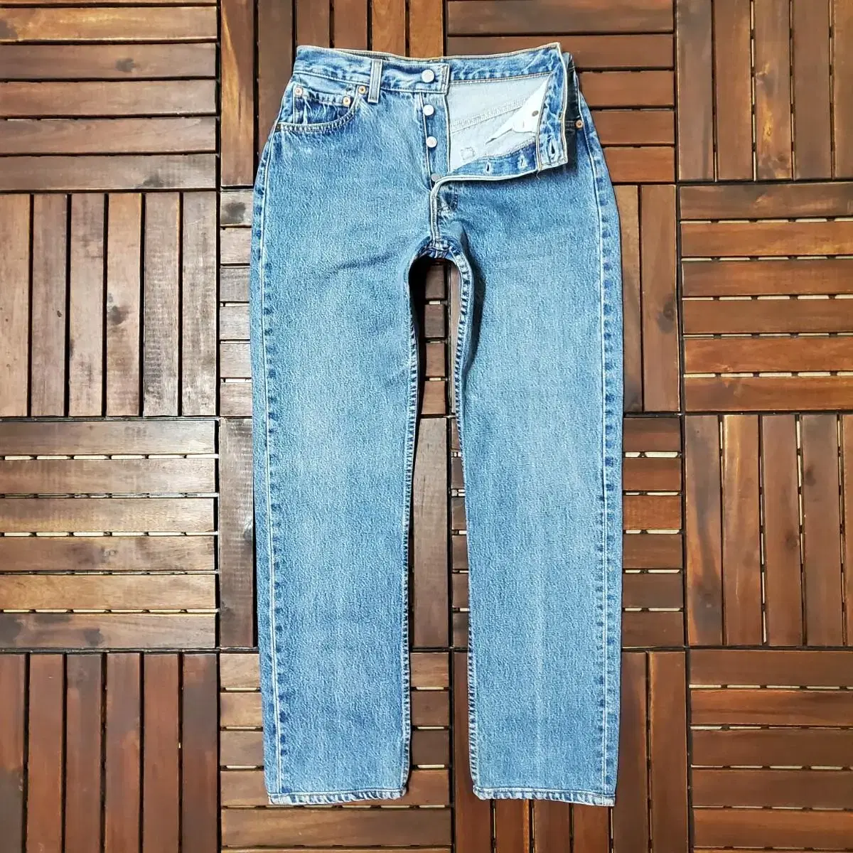 90s Levis 501 (27 inch)made in USA woman